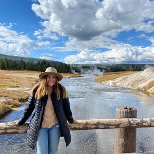 Meet your Posher, Brooke